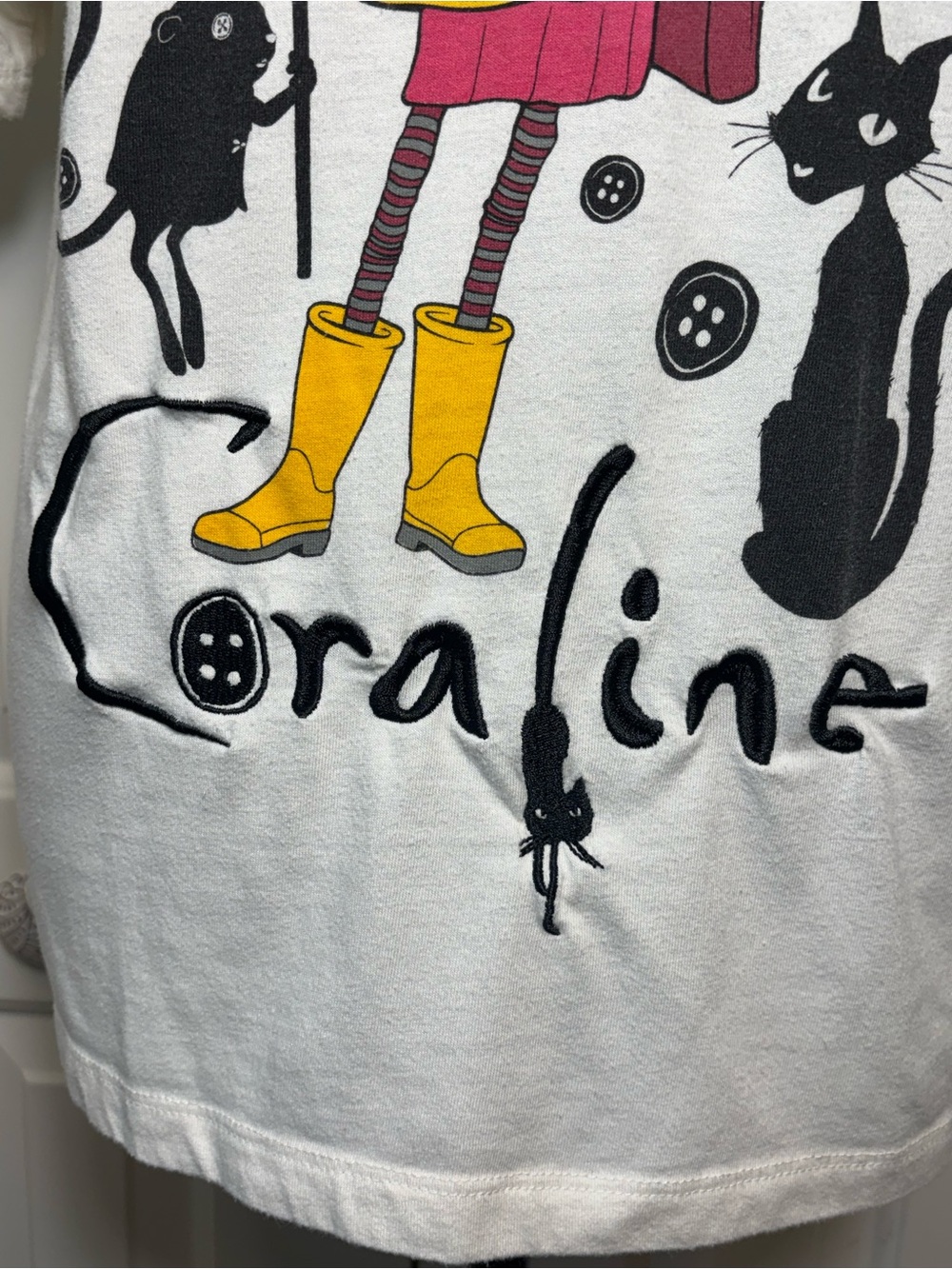 LAIKA Coraline T-Shirt Adult S - Embroidered Logo & Back Print EUC - Picture 3 of 9